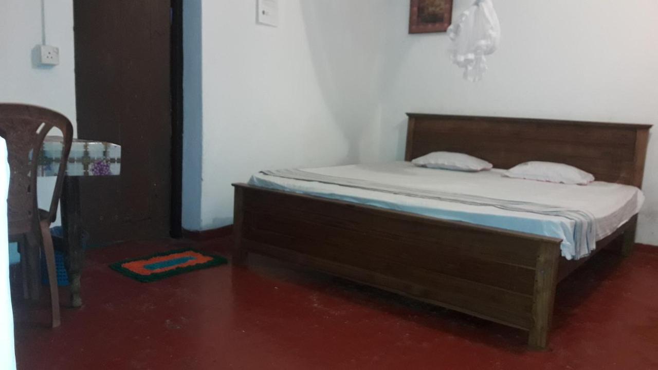 Colonial Surfing Villa Hostel & Home Stay Мідіґама-Іст Екстер'єр фото