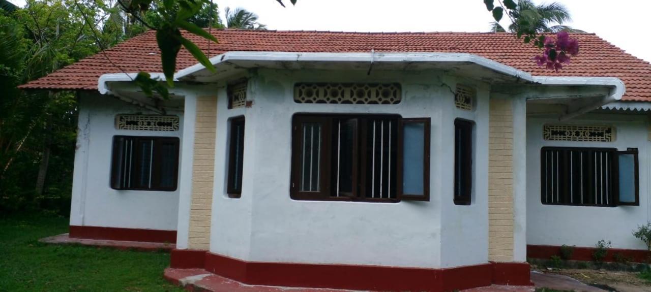 Colonial Surfing Villa Hostel & Home Stay Мідіґама-Іст Номер фото