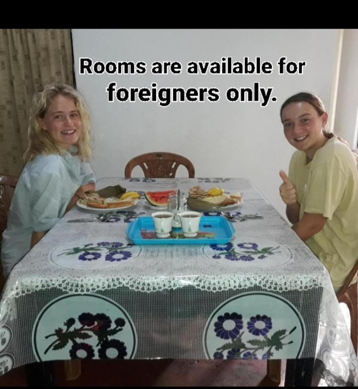 Colonial Surfing Villa Hostel & Home Stay Мідіґама-Іст Екстер'єр фото